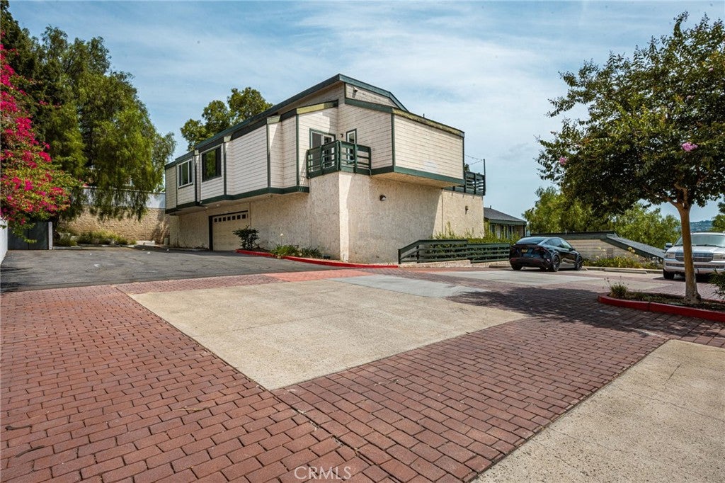 2041 Orchard Drive 17