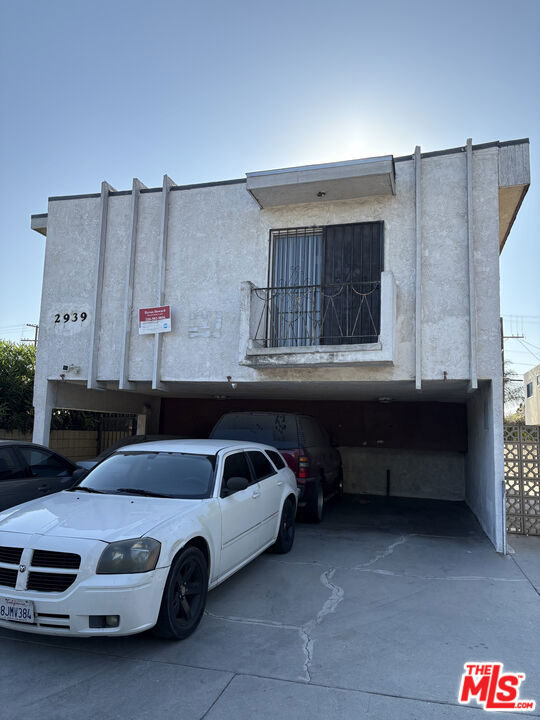 Attention all agents! For those of you that have investors looking for 4 to 5 unit properties, have them drive by and take a look at this one. The front building is a 4 unit with (3) 2 bedrooms with 1.5 baths and a (1) bedroom 1 bath unit. The 1 bedroom is ready to rent out, One of the 2 bedrooms is ready to rent after carpet is installed next week. There is a 1 bedroom unit at the rear of the property that is currently being used as a storage area that needs work to become a 5th unit. The seller is a licensed Broker looking for the right buyer who can close quickly. This is a hot area, excellent for fix and flip or keep for rental income. Bring your qualified investors to come take a look for a quick sale. LETS GO TO ESCROW.!