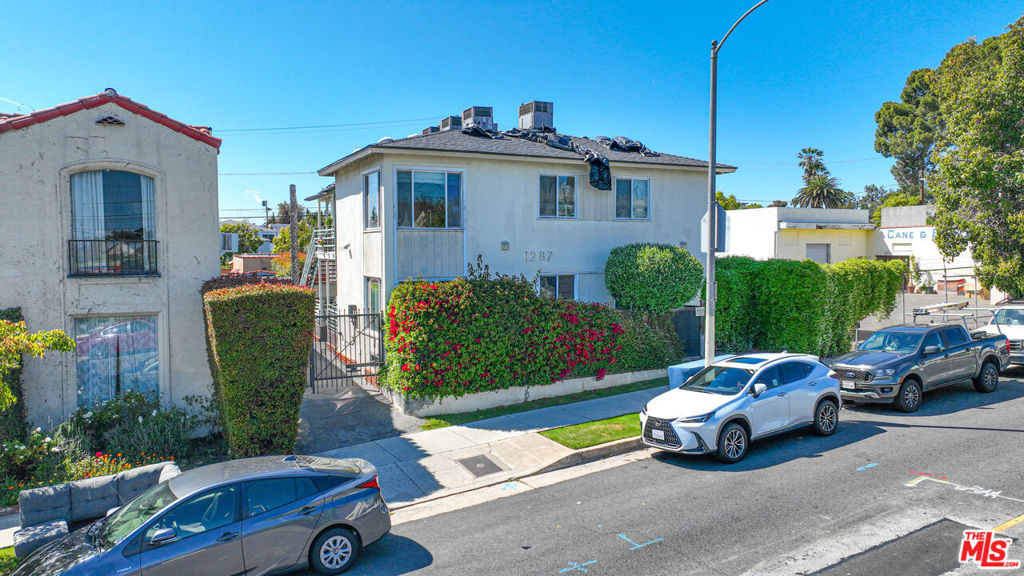 Properties 1 1287 S Cochran Avenue