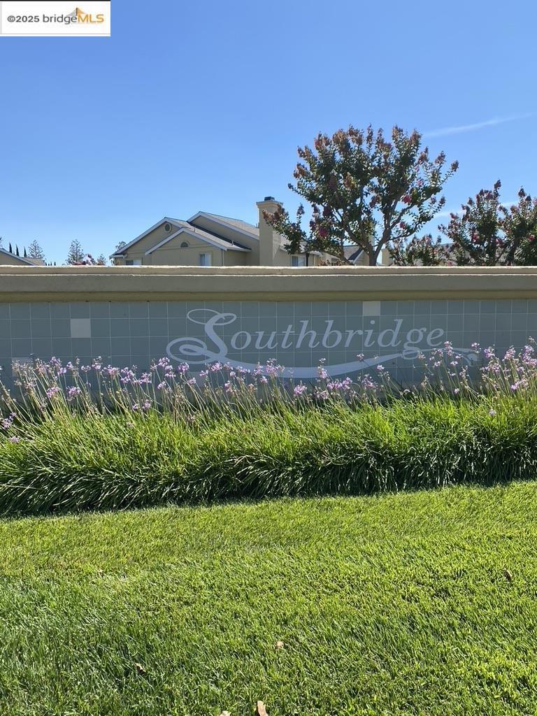 SOUTHBRIDGE - Residential