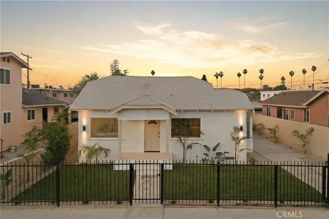 1111 W 98th Street, Los Angeles, CA 90044 - MLS#: DW26016981