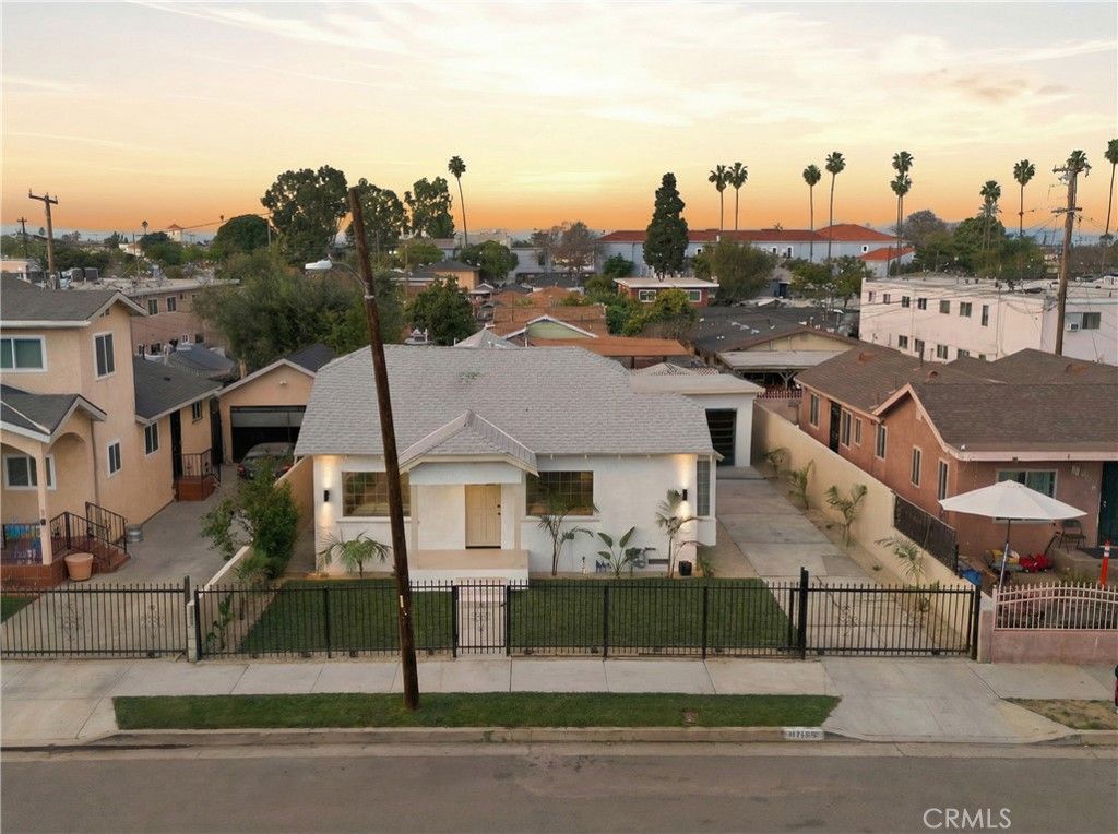 Photo of 1111 W 98th Street, Los Angeles, CA 90044 (MLS # DW26016981)