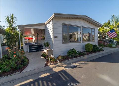 Photo of 118 Estrella, Tustin, CA 92780 (MLS # OC25249114) Photo of 118 Estrella, Tustin, CA 92780 (MLS # OC25249114)