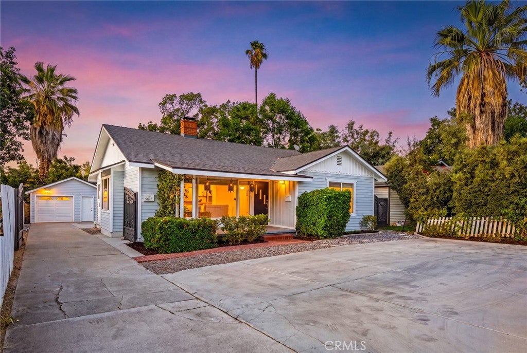 839 E Citrus