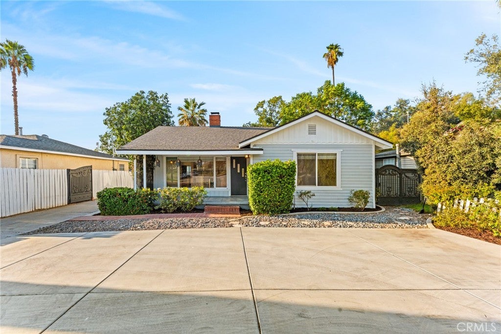 839 E Citrus