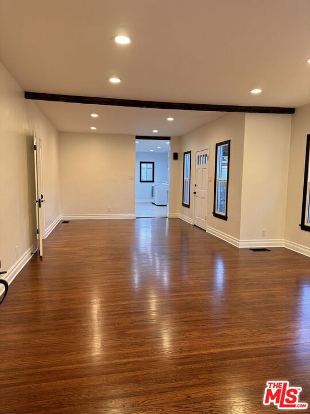 Photo of 7319 Lasalle Avenue, Los Angeles, CA 90047 (MLS # 25534981)
