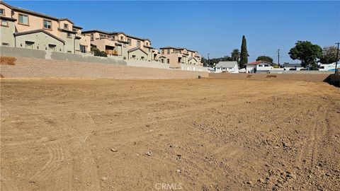 320 -330 Monte Vista La Habra CA 90631