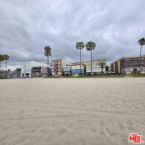 Photo of 30 Dudley Avenue #5, Venice, CA 90291 (MLS # 26874925)