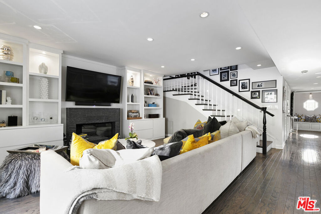 5176 Don Pio Drive