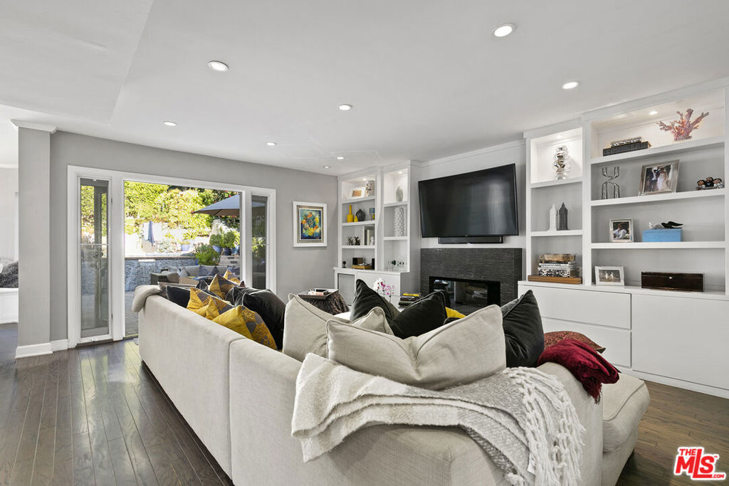 5176 Don Pio Drive