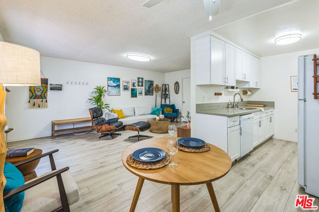 Photo of 3756 Bagley Avenue #102, Los Angeles, CA 90034 (MLS # 26632755)