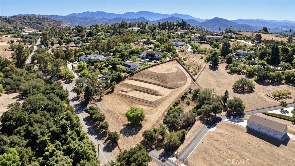 3261 Live Oak Park