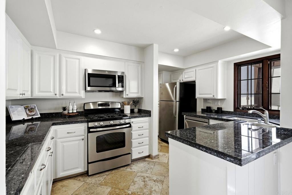 8608 Villa La Jolla Drive 4