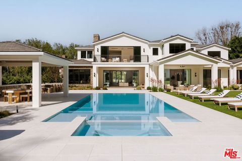 Photo of 24640 Wingfield Road, Hidden Hills, CA 91302 (MLS # 26672017)