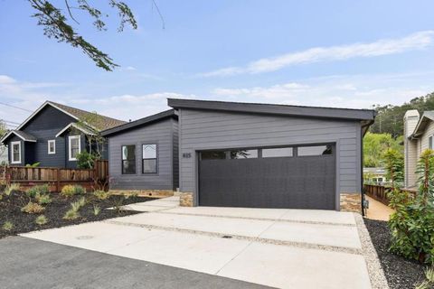 Photo of 825 Edison St, Montara, CA 94037 (MLS # ML82045586)