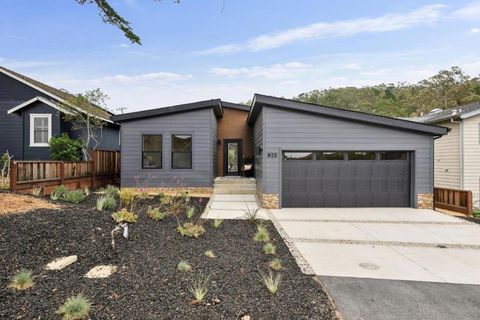 Photo of 825 Edison St, Montara, CA 94037 (MLS # ML82045586)