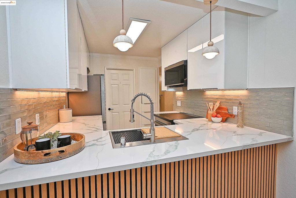 SHADOW WOODS - Residential