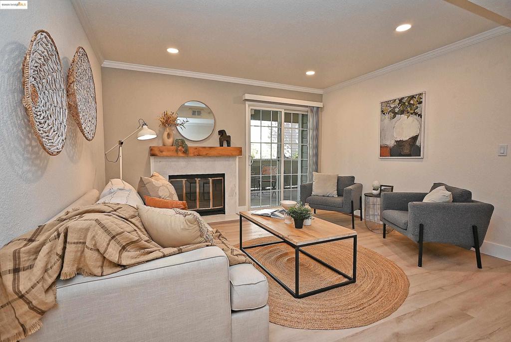 SHADOW WOODS - Residential