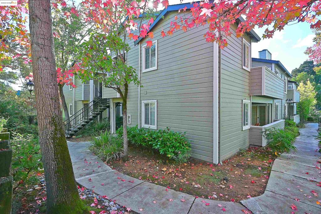 SHADOW WOODS - Residential