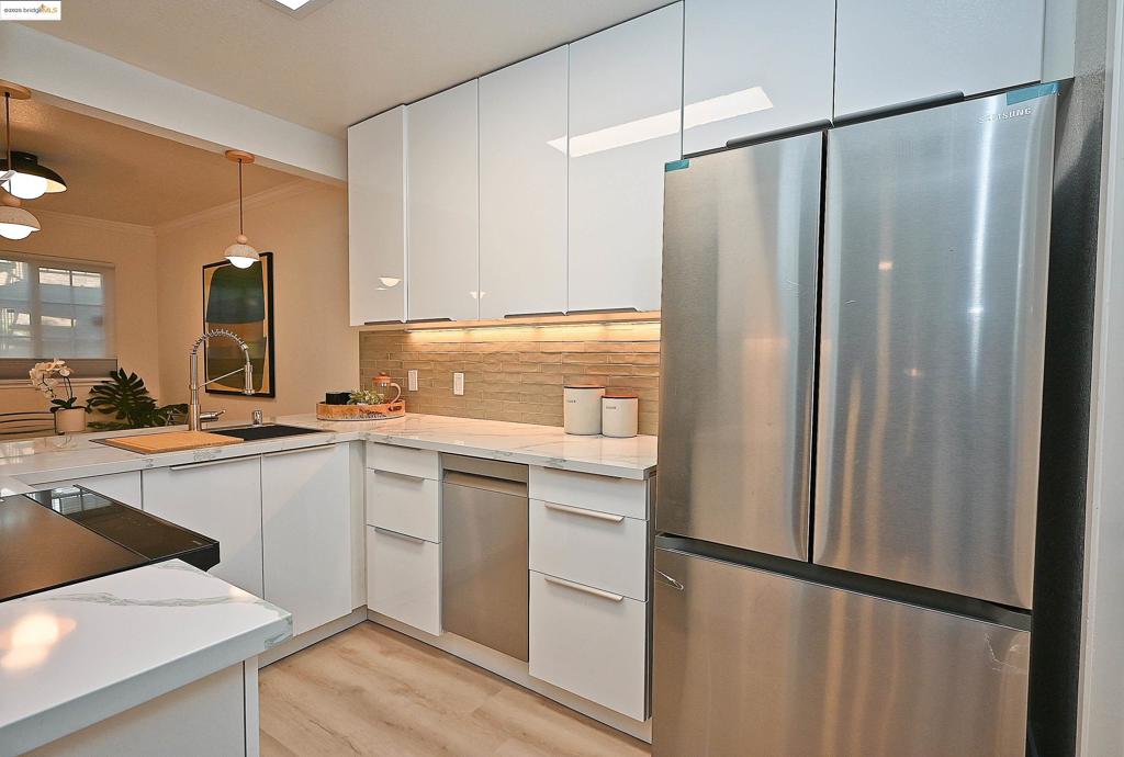 SHADOW WOODS - Residential