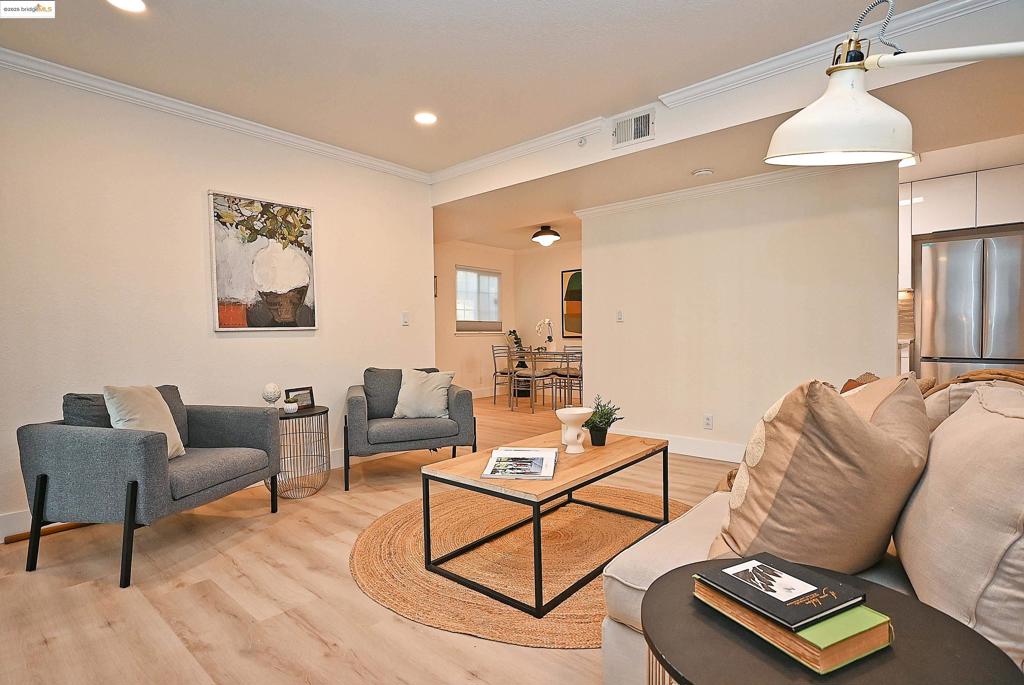 SHADOW WOODS - Residential