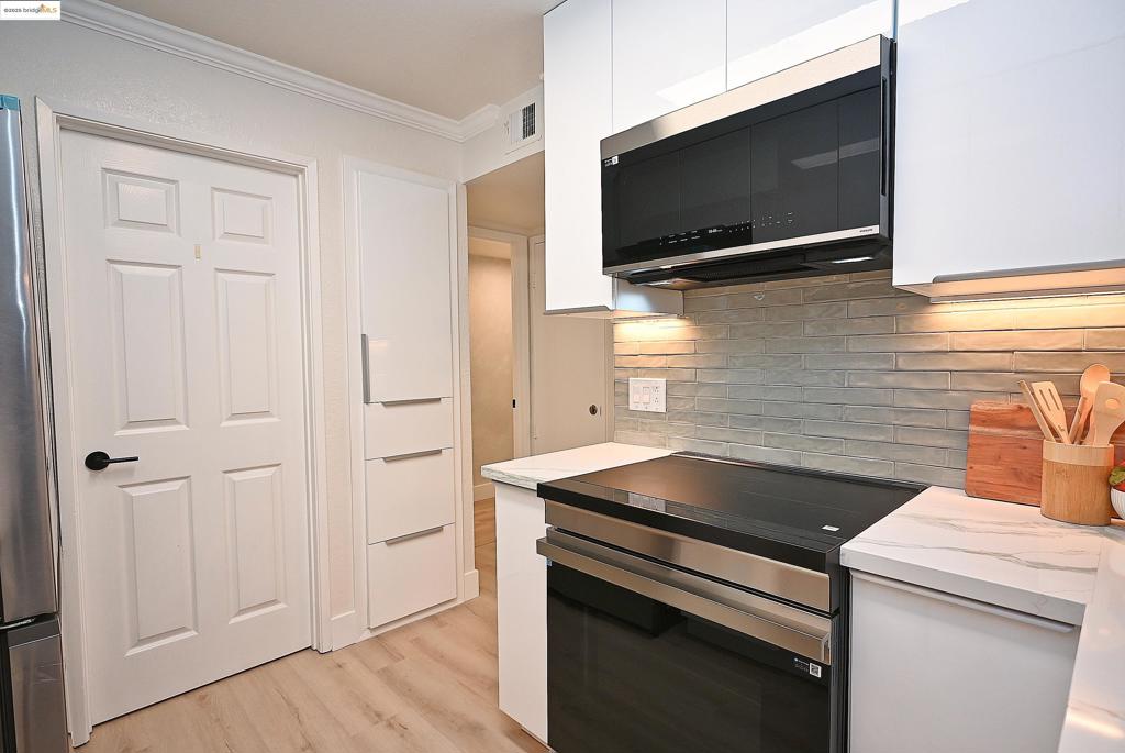 SHADOW WOODS - Residential