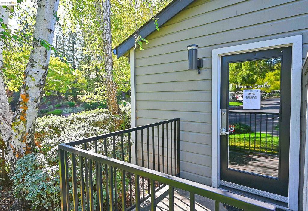 SHADOW WOODS - Residential