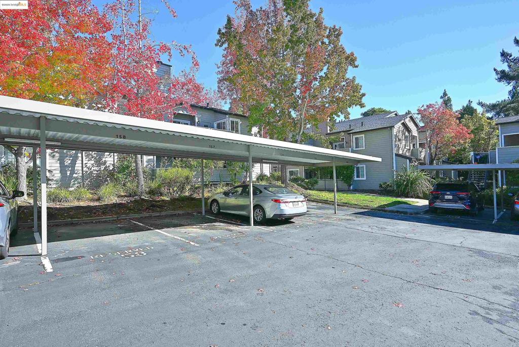 SHADOW WOODS - Residential