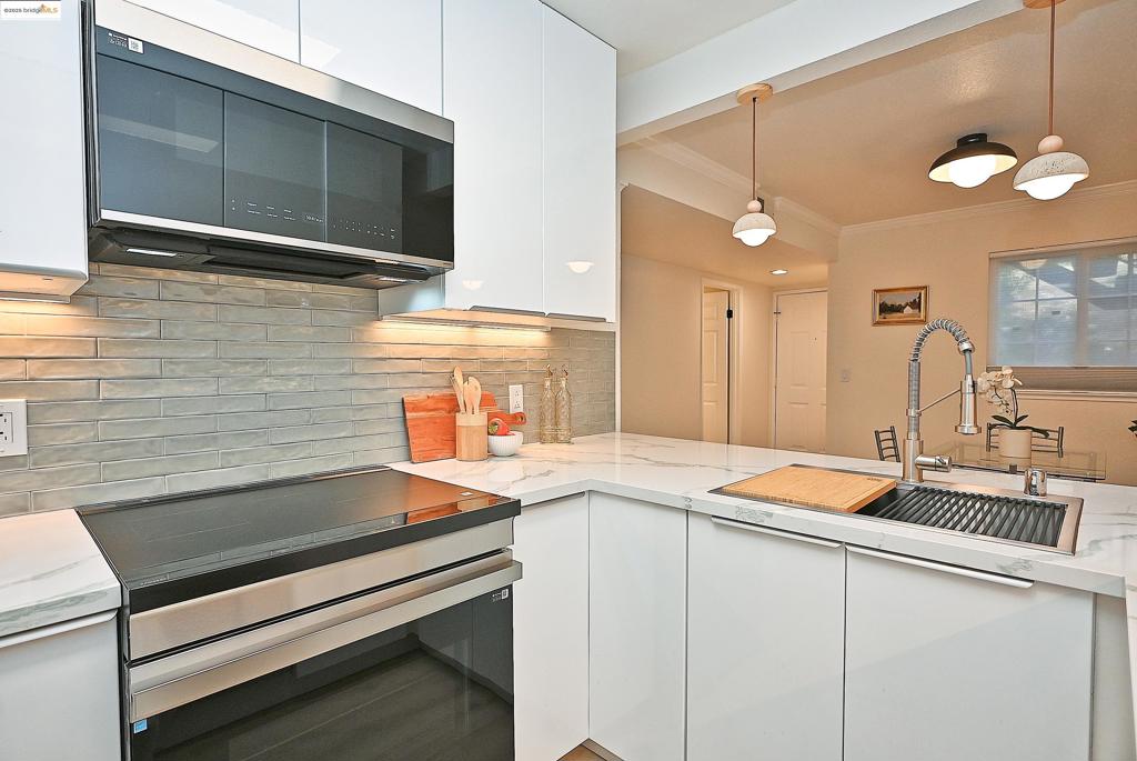 SHADOW WOODS - Residential