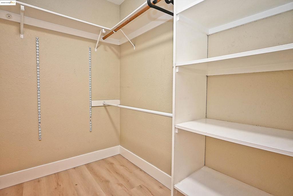 SHADOW WOODS - Residential