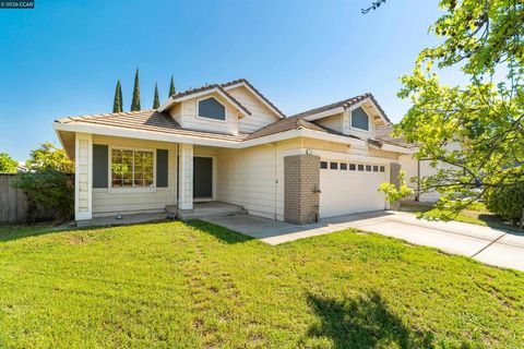 Photo of 1191 Red Leaf Way Way, Pittsburg, CA 94565 (MLS # 41128045)
