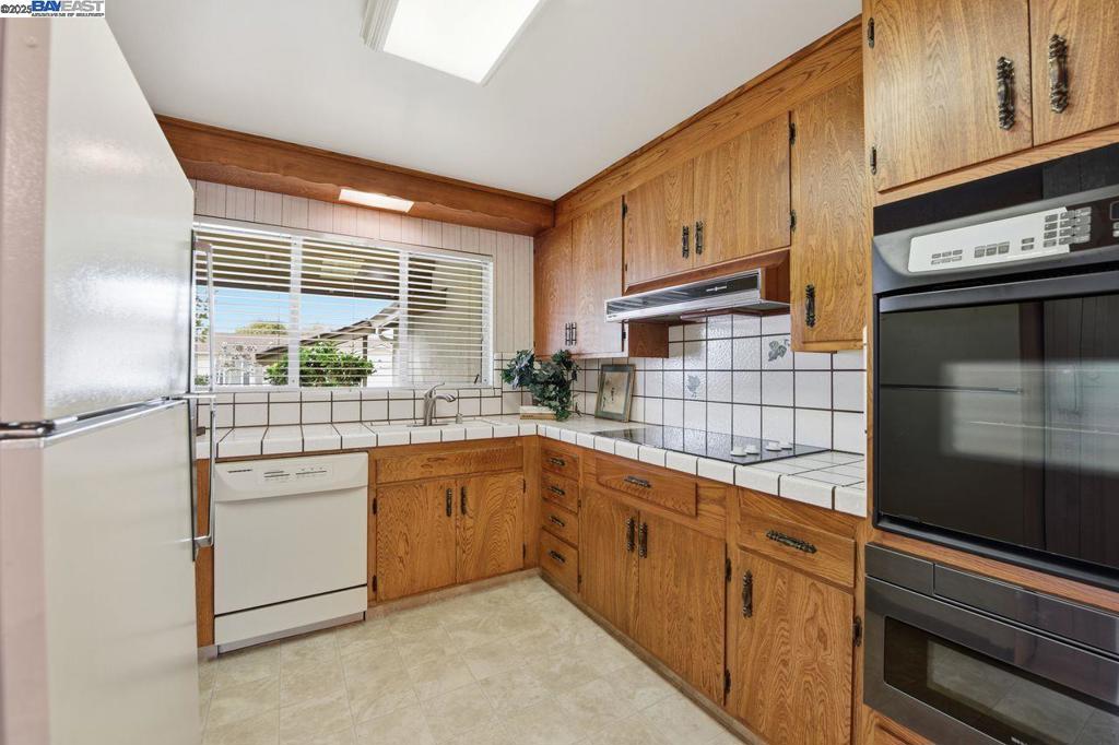 WASHINGTON MANOR - Residential