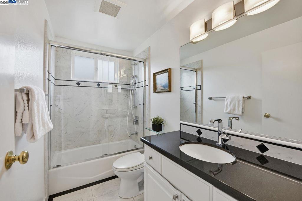 WASHINGTON MANOR - Residential