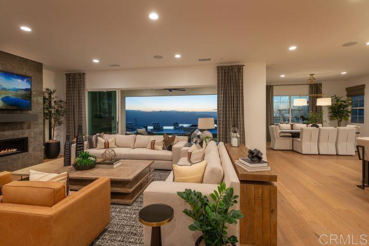 2570 WOODLAND HEIGHTS GLEN