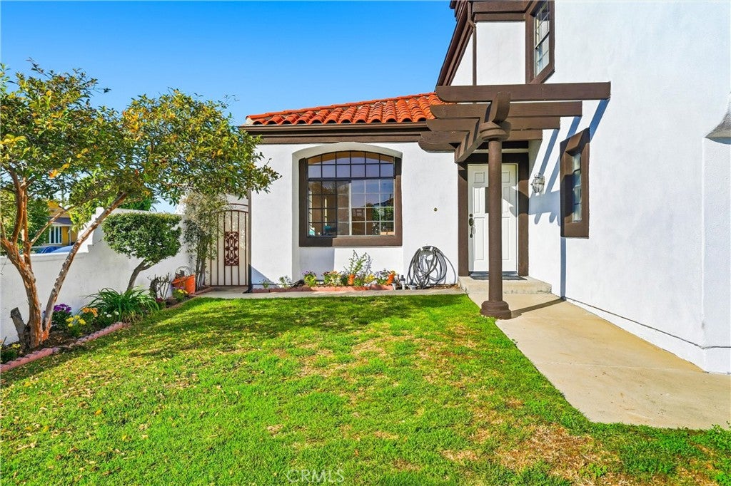 1129 Dahlia Way