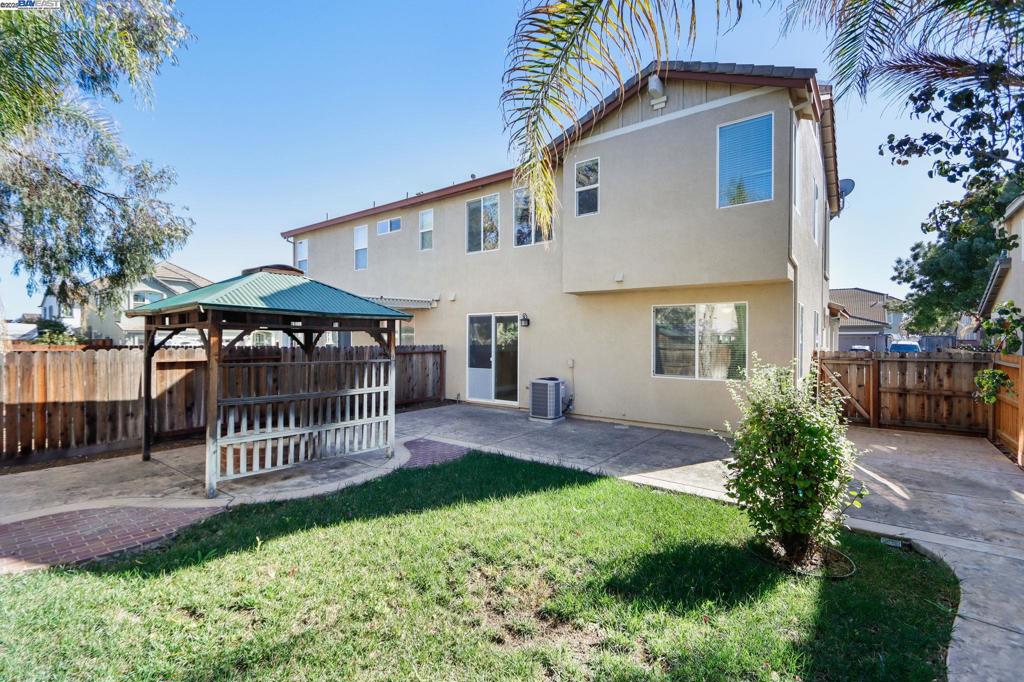 RAVENSWOOD - Residential