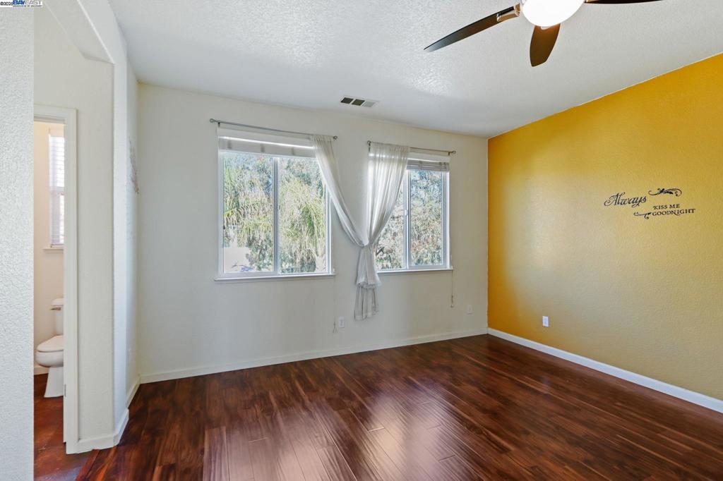 RAVENSWOOD - Residential