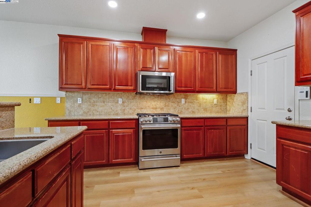 RAVENSWOOD - Residential