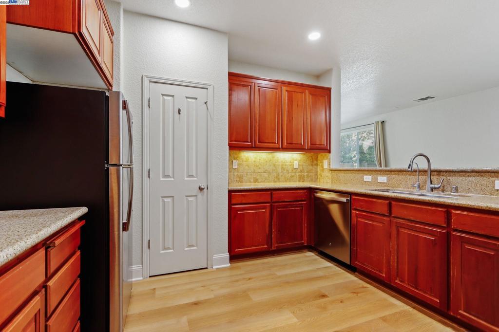 RAVENSWOOD - Residential