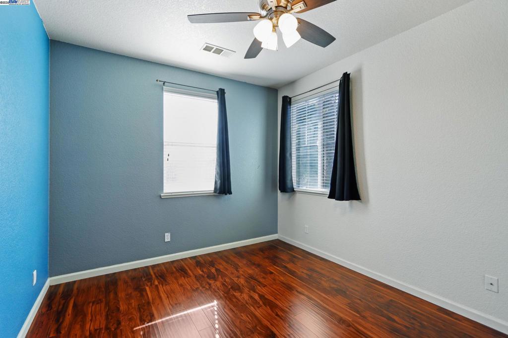 RAVENSWOOD - Residential