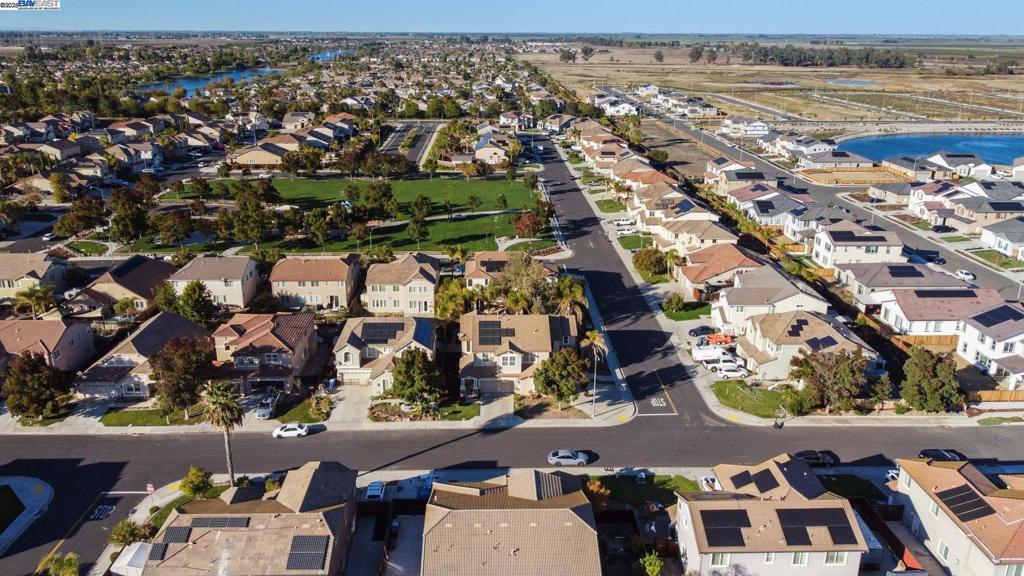 RAVENSWOOD - Residential