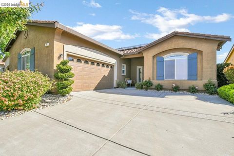 Photo of 972 Centennial Dr Dr, Brentwood, CA 94513 (MLS # 41132827)