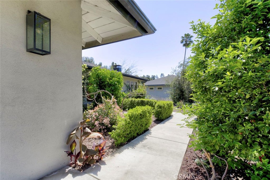 650 Sierra Meadows