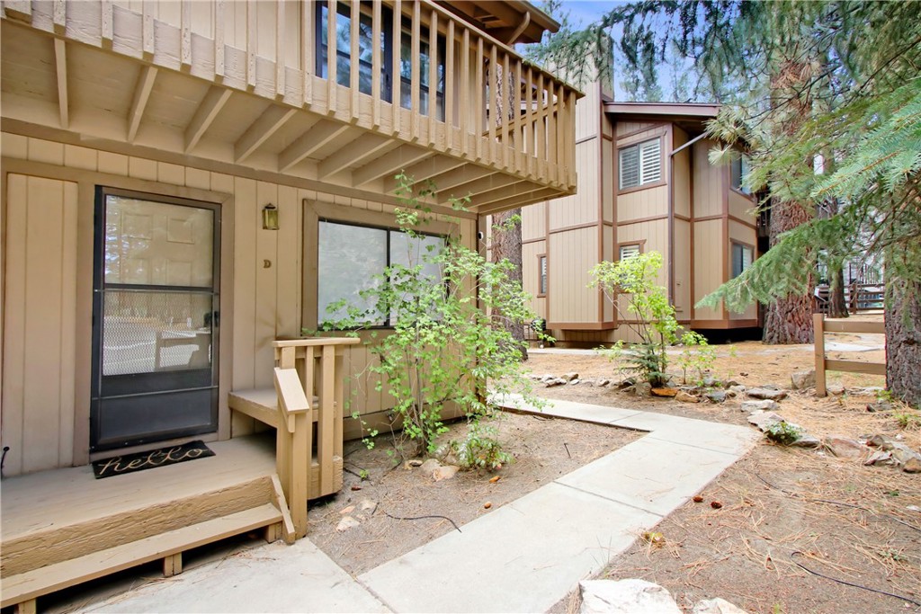 657 Summit