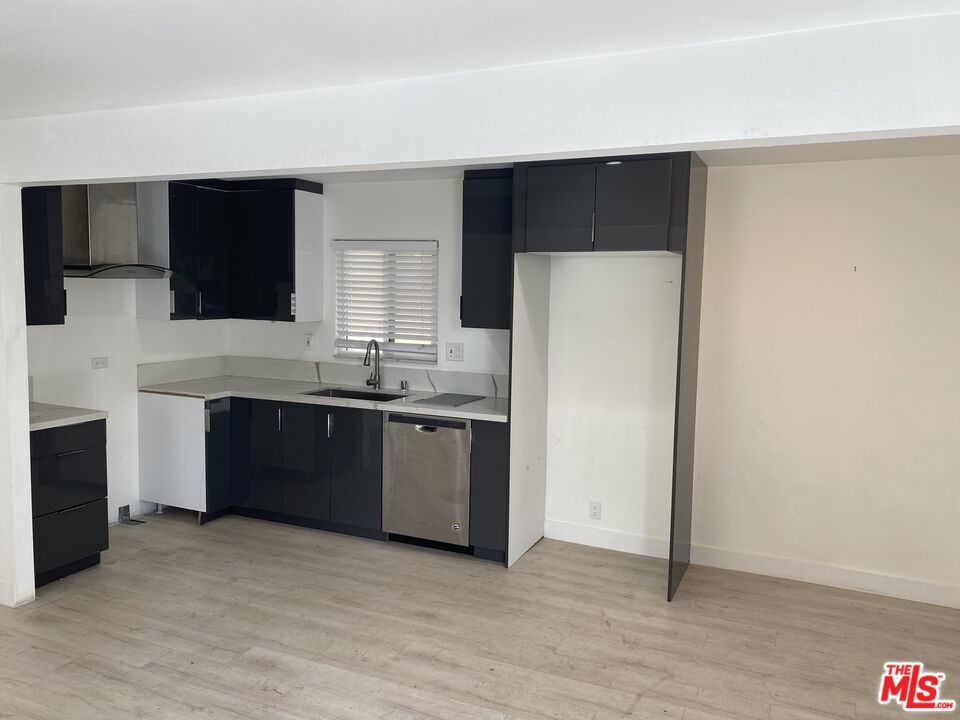 6417 Crescent Street