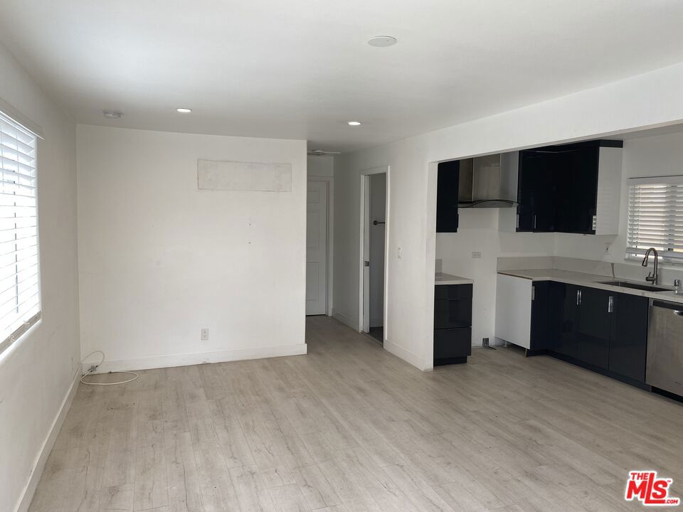 6417 Crescent Street