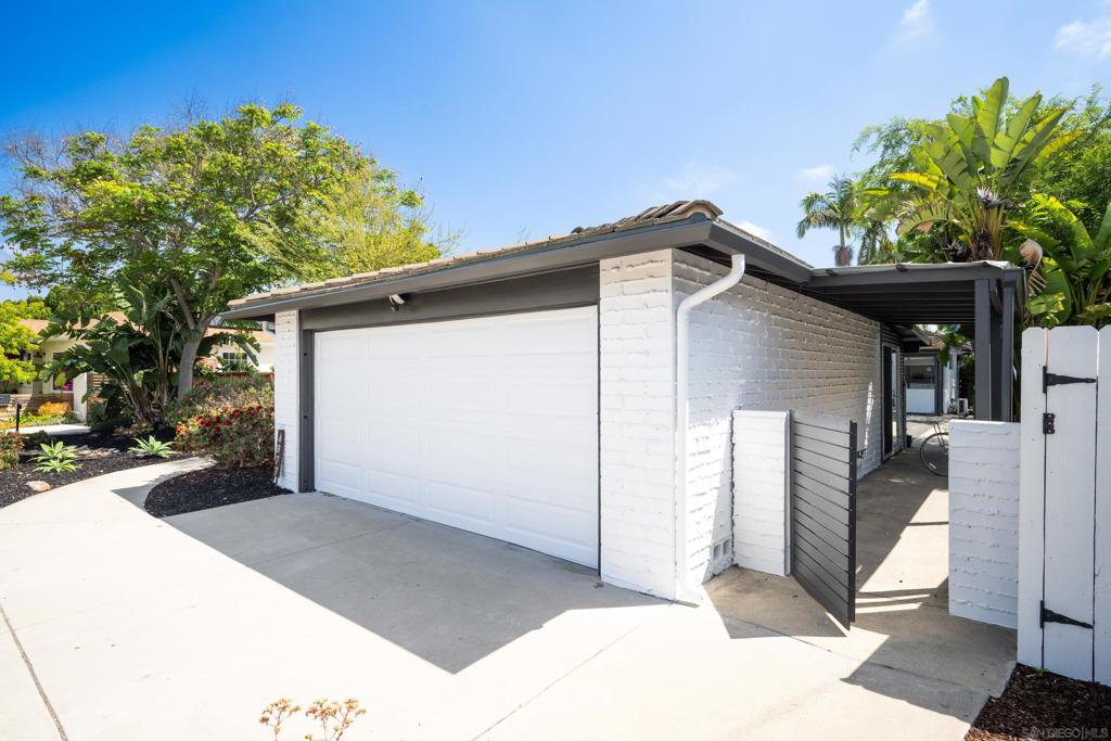 4877 Lorraine Dr