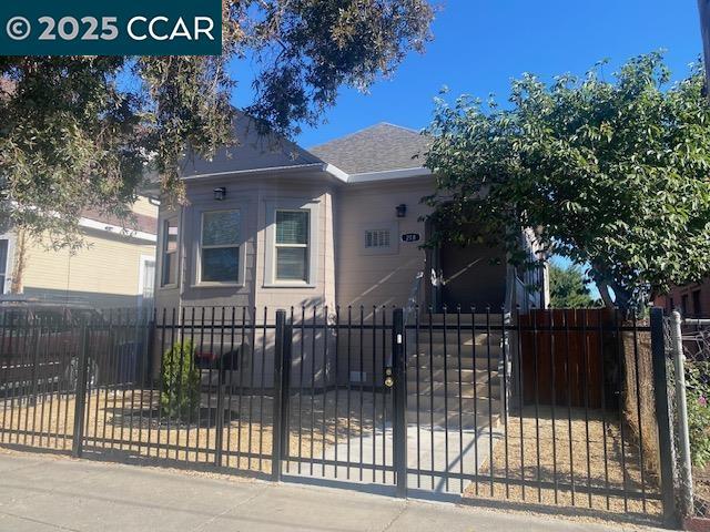 218 Bissell Ave