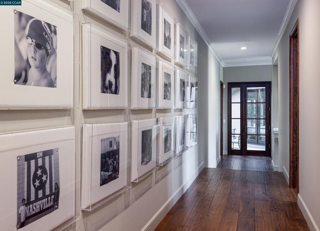 listing image 130729456687402789193