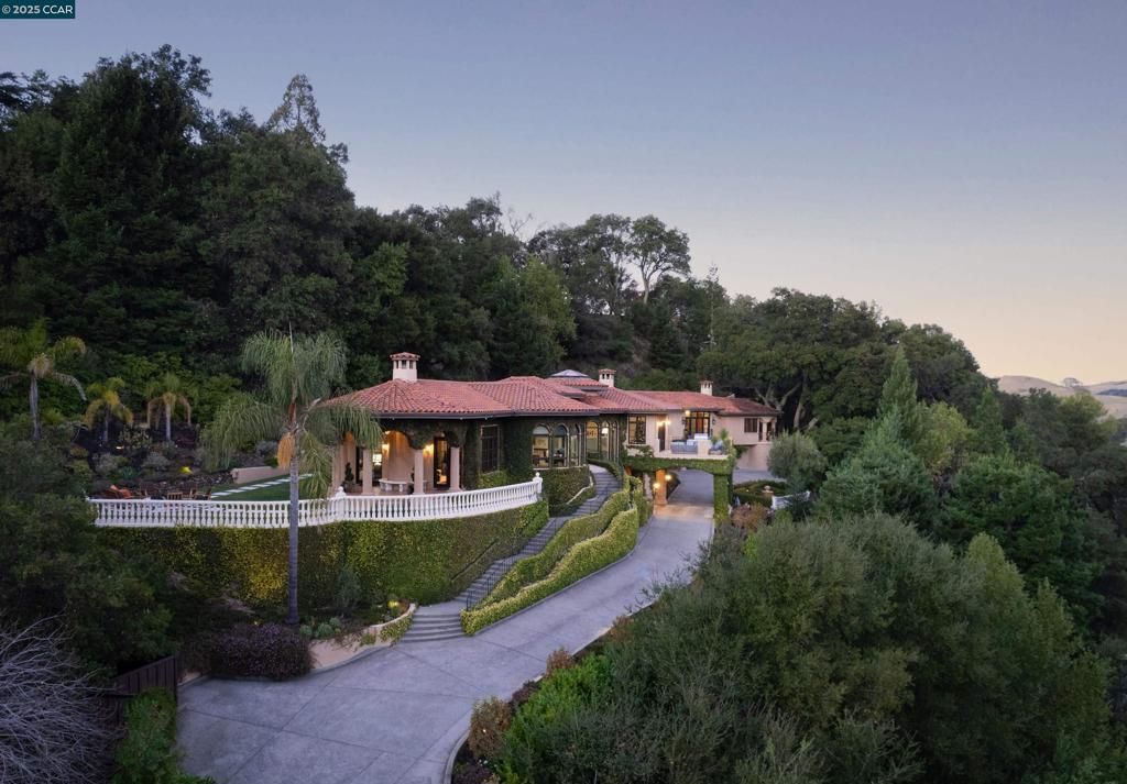 listing image 130727619902981568680